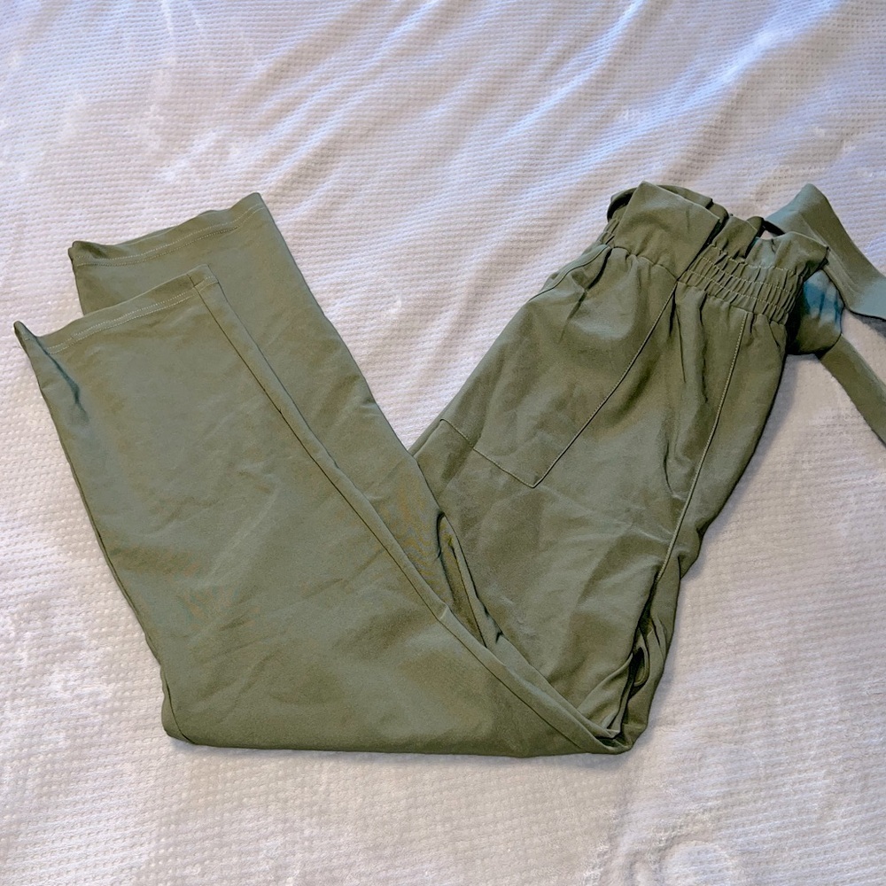 *Women's Grace Karin PaperBag Pants NWT Small